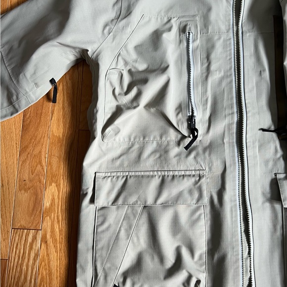 The North Face ski/snowboard jacket - Picture 4 of 7